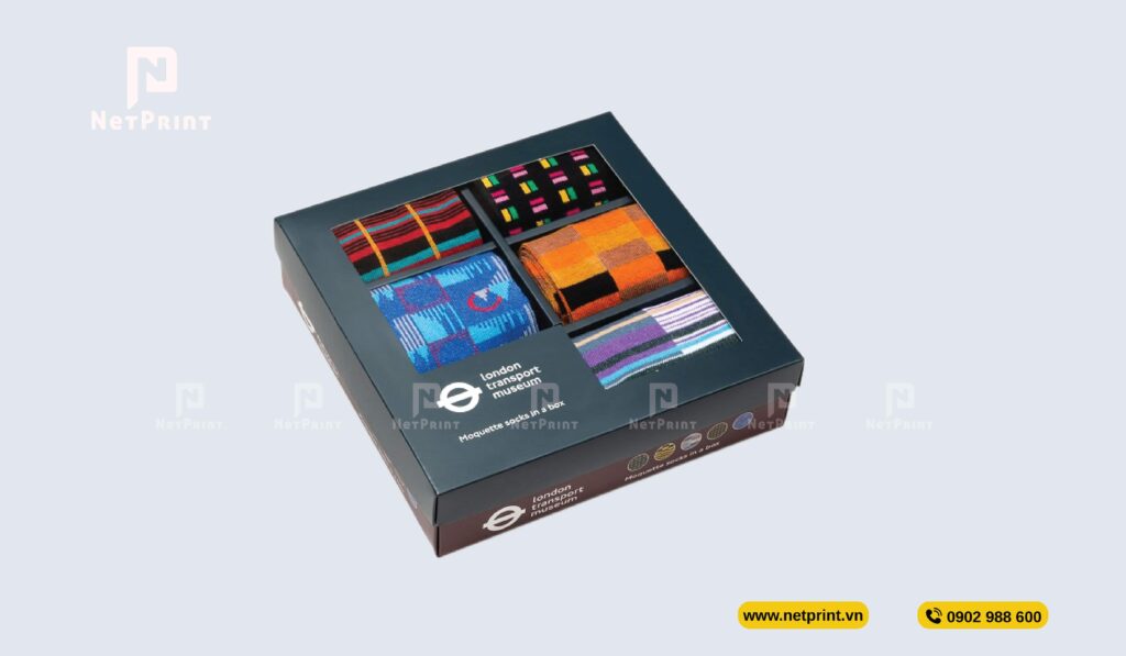 in hộp giấy đựng vớ